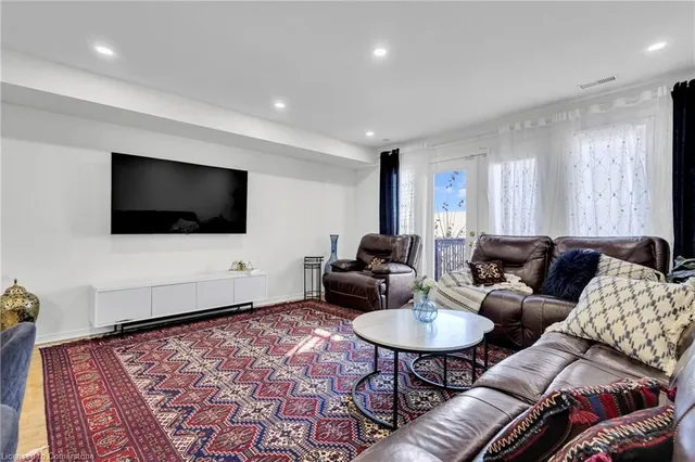 Additional image 20 of 50 Howe Dr Unit 17B