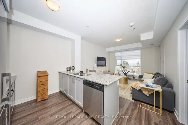 Additional image 5 of 600 North Service Rd Unit 415