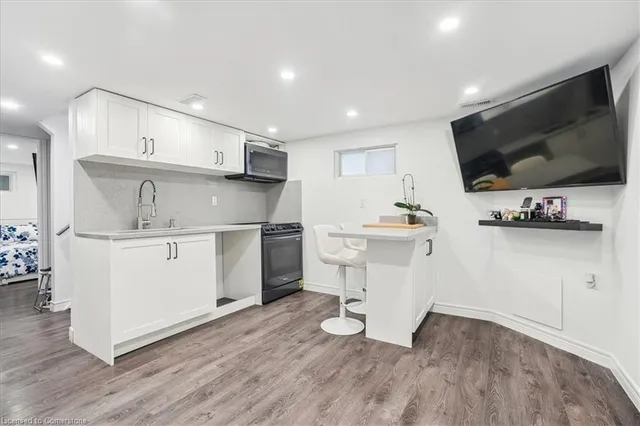 Additional image 31 of 6 Sylvia Ave