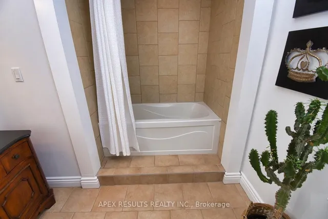 Additional image 24 of 332 KING St