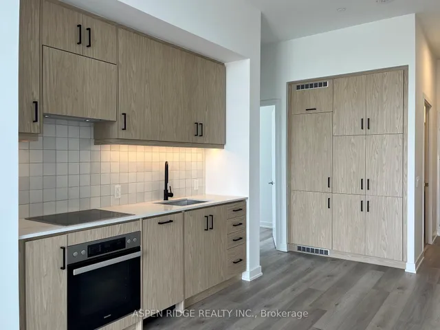 9 TECUMSETH St Unit PH16