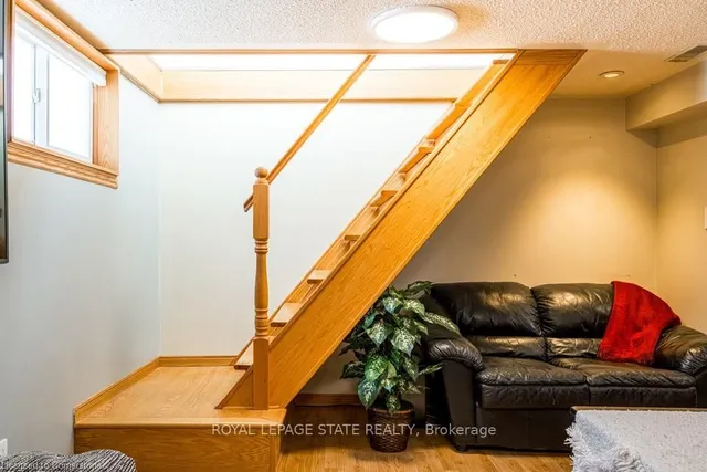 Additional image 28 of 134 Craigroyston Rd