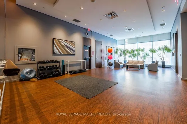 Additional image 10 of 33 Lombard St Unit 4302