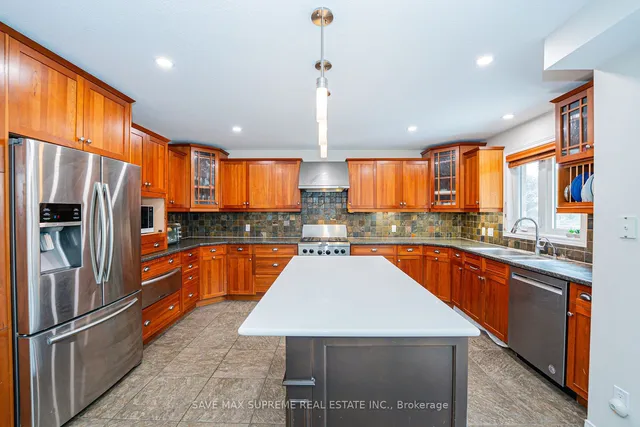 Additional image 13 of 39 Wagon St