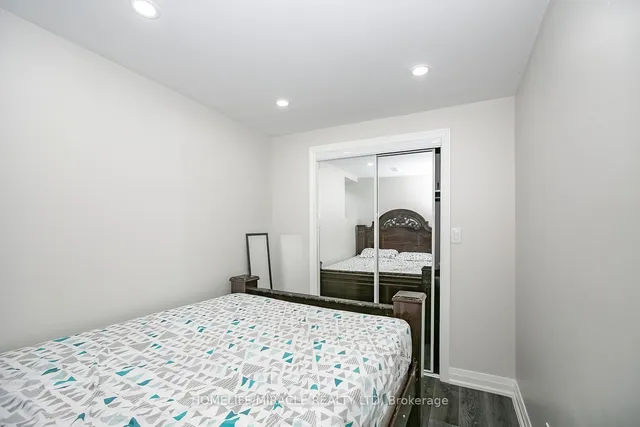 Additional image 46 of 5 Emily St