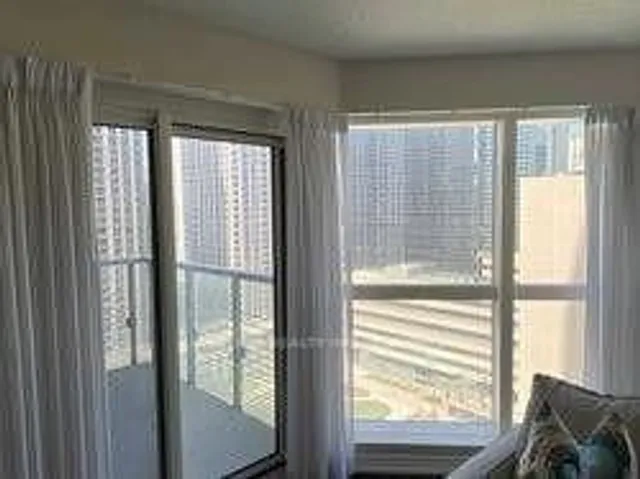 Additional image 4 of 386 Yonge St Unit 1516