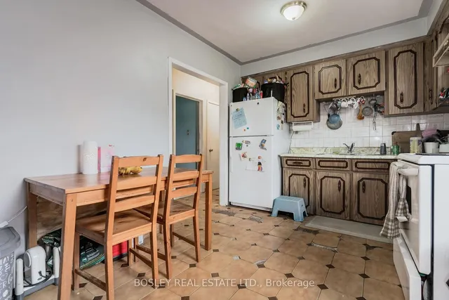 Additional image 20 of 25 Chilcot Ave