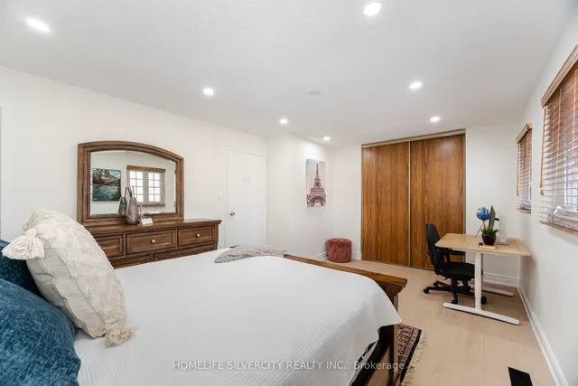 Additional image 21 of 80 Royal Palm Dr