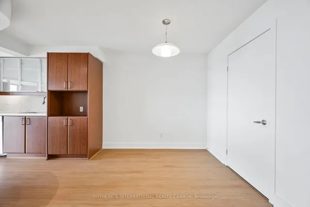 Additional image 5 of 550 Queens Quay Unit 512