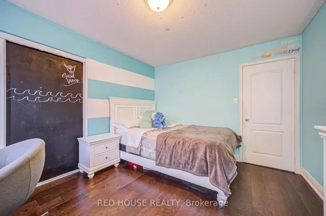 Additional image 34 of 4 Farad Crt