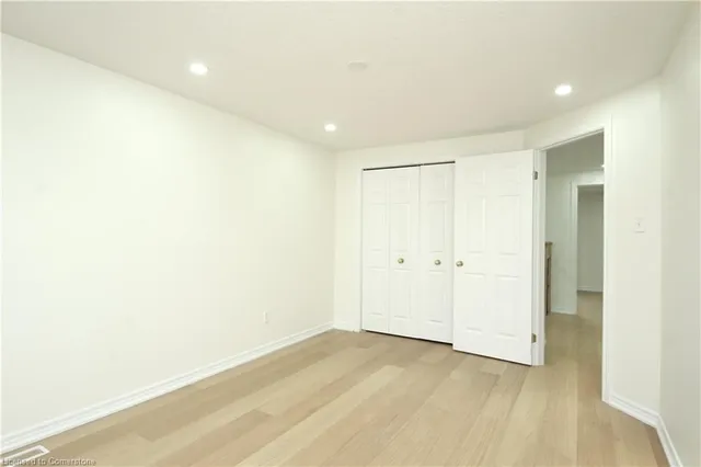 Additional image 19 of 38 Verona St