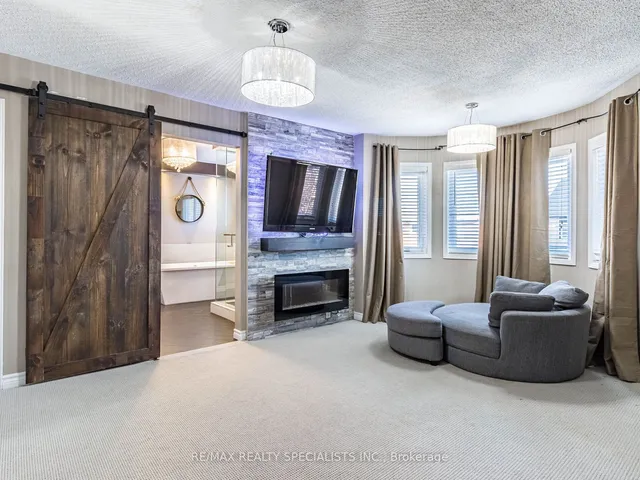 Additional image 23 of 44 Hollybush St