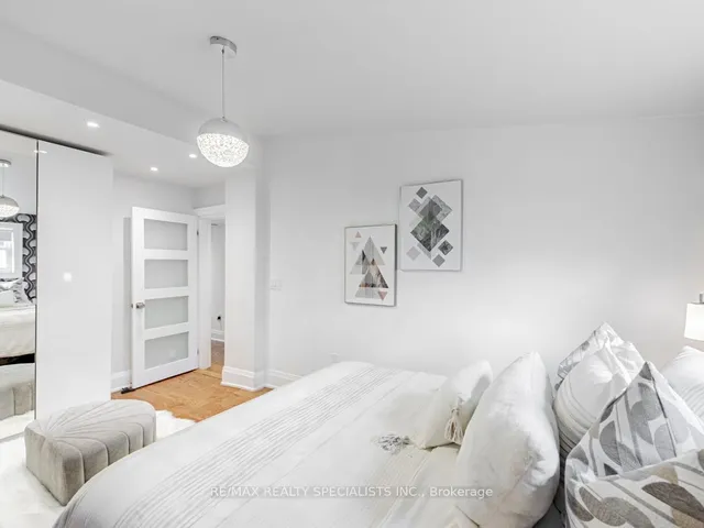 Additional image 19 of 29 Moutray St