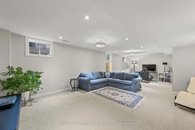Additional image 34 of 828 Howden Cres
