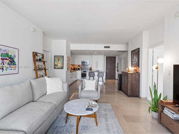 88 SW 7th St APT 1205, Miami, FL 33130