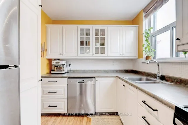 Additional image 18 of 23 Main St Unit 207