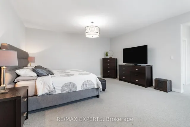 Additional image 36 of 12 Moorcroft Pl