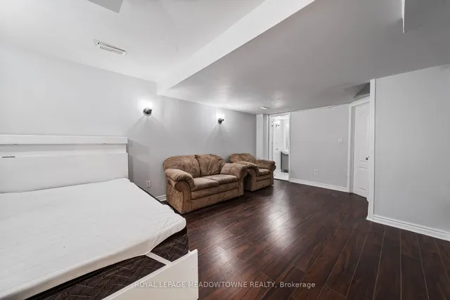 Additional image 25 of 433 Baverstock Cres