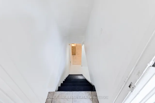 Additional image 37 of 46 Thyra Ave