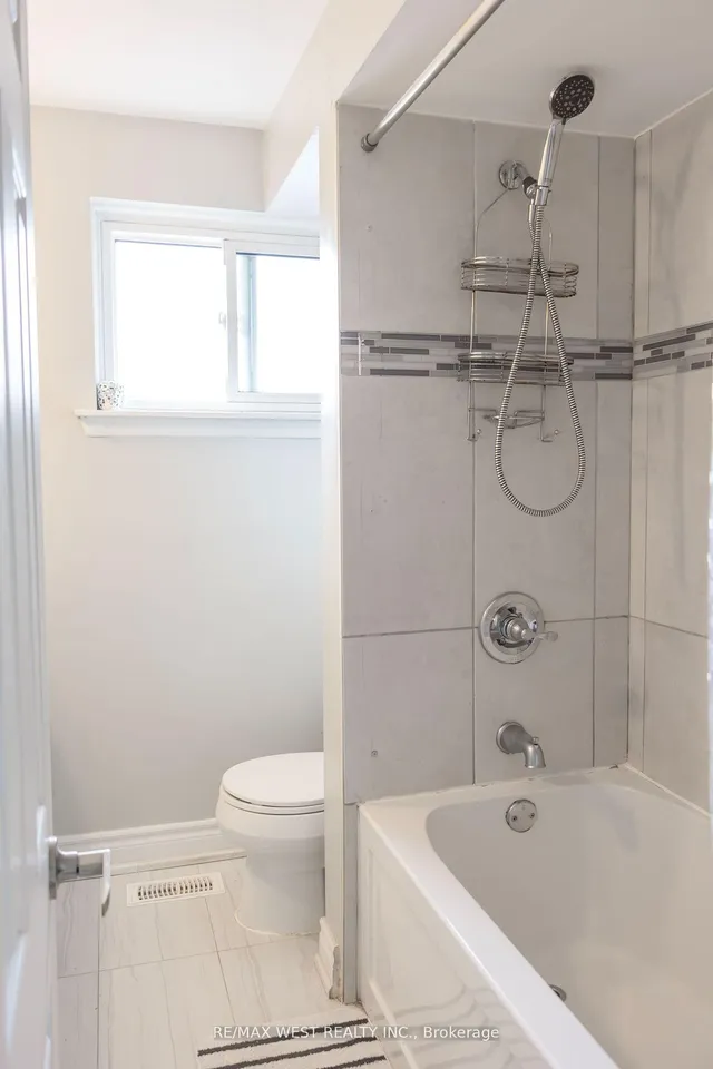 Additional image 22 of 94 Primula Cres