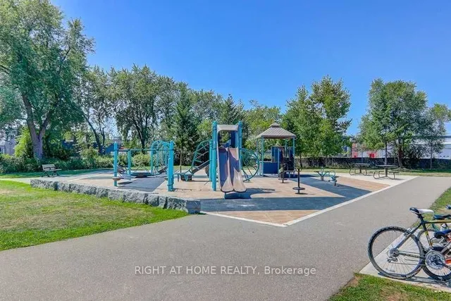 Additional image 37 of 35 Brian Peck Cres Unit 1005