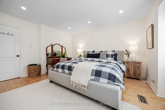 Additional image 24 of 40 Ellsworth Ave