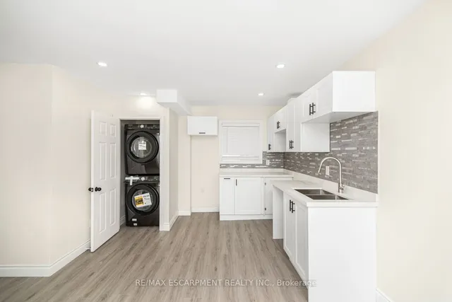 Additional image 27 of 922 Burlington St