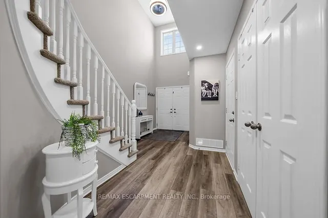 Additional image 6 of 104 FOXBOROUGH Dr