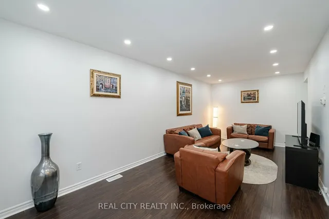 Additional image 14 of 11 Vennio Lane