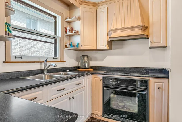 Additional image 18 of 217 La Rose Ave