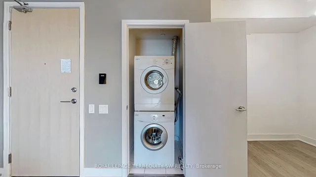 Additional image 26 of 30 Roehampton Ave Unit 1001