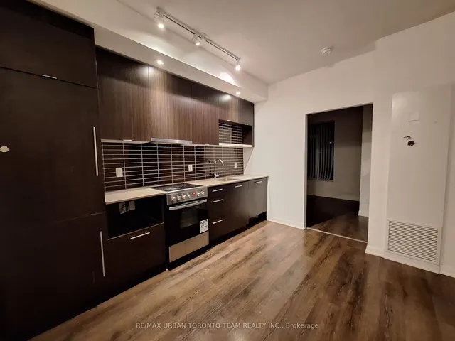 Additional image 7 of 435 Richmond St Unit 514