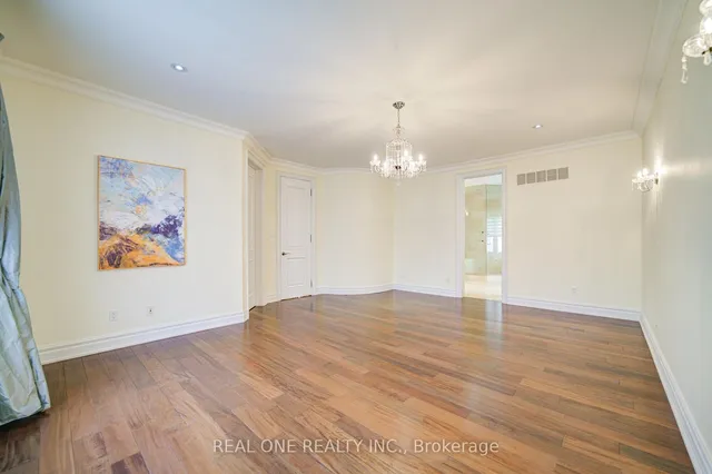 Additional image 24 of 210 Maplehurst Ave