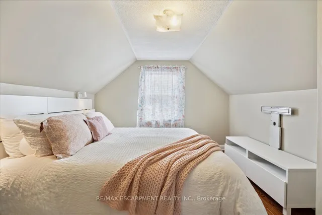 Additional image 30 of 100 Balmoral Ave