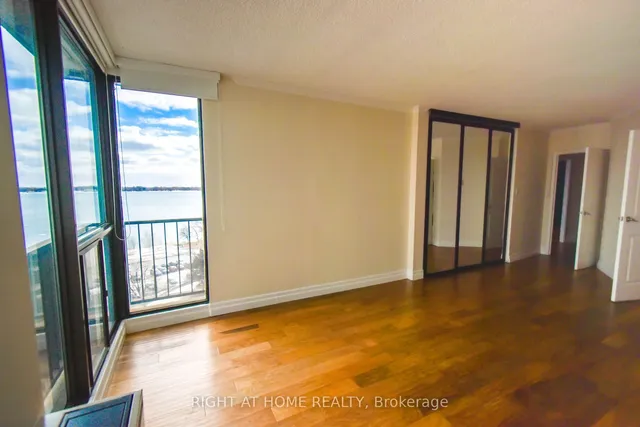 Additional image 11 of 33 Harbour Sq Unit 1027