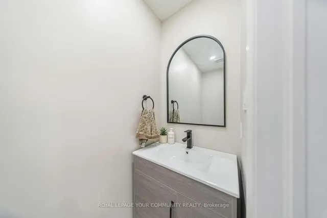 Additional image 14 of 15 Pika Tr