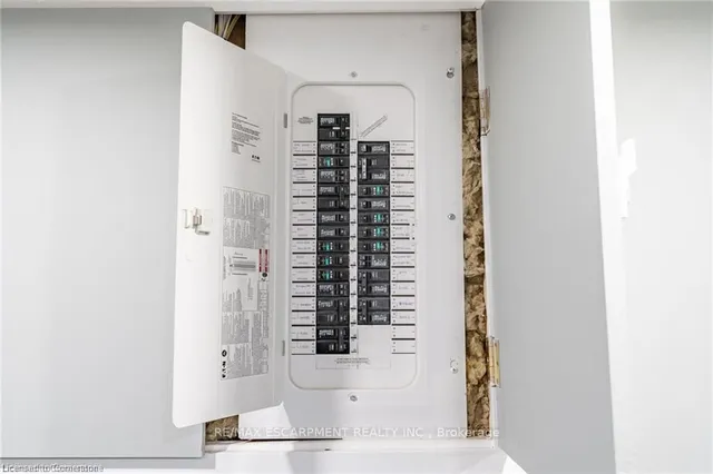 Additional image 40 of 166 Catharine St