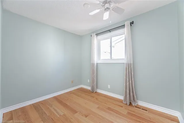 Additional image 22 of 35 Baycrest Dr