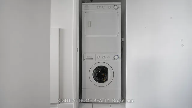 Additional image 32 of 375 King St Unit 2103