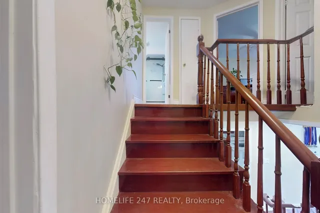 Additional image 19 of 38 Deanscroft Sq