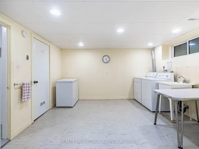 Additional image 32 of 17 Duncairn Dr