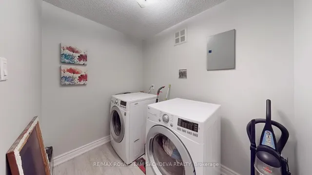 Additional image 37 of 1 Reidmount Ave Unit 903