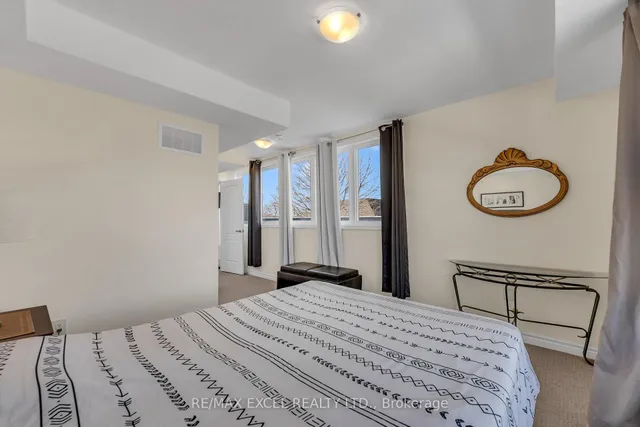 Additional image 14 of 9 R Clintwood Gate Unit 33