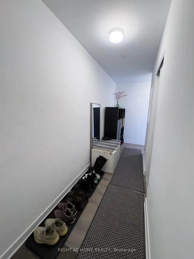 Additional image 32 of 2433 Dufferin St Unit 211