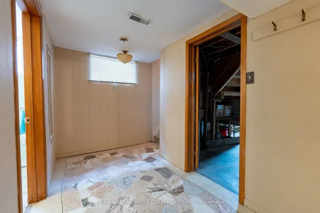 Additional image 23 of 16 Gatineau Dr