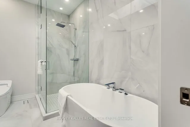 Additional image 33 of 194 Sheldrake Blvd