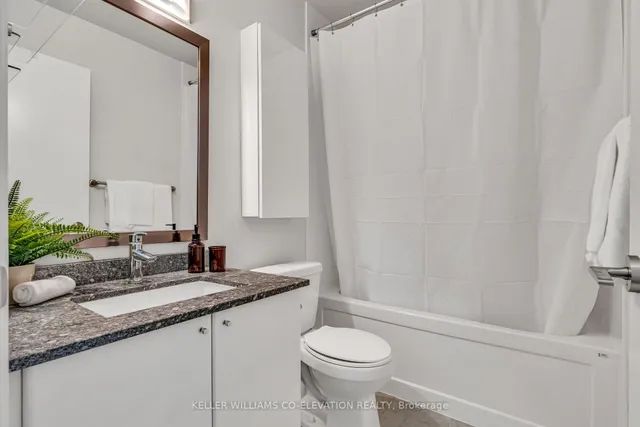 Additional image 30 of 33 Bay St Unit 2708