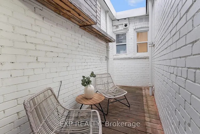 Additional image 19 of 2555 Dundas St