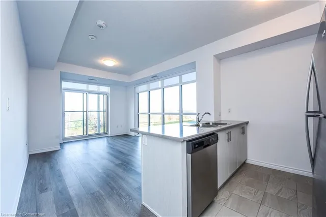 Additional image 9 of 460 Dundas St Unit 306