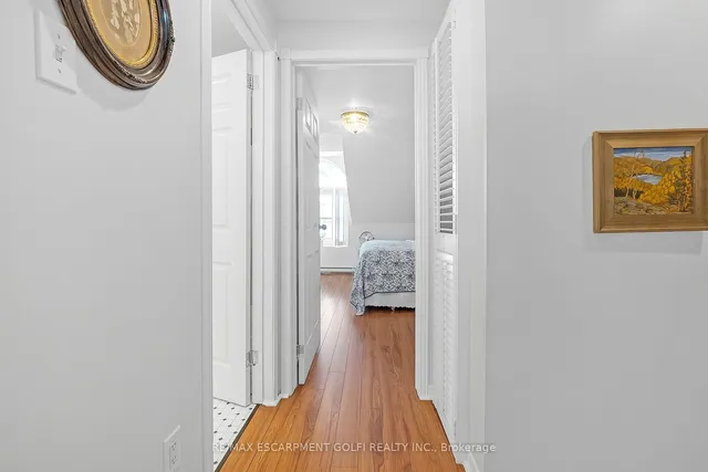 Additional image 26 of 23 Macaulay St Unit 3